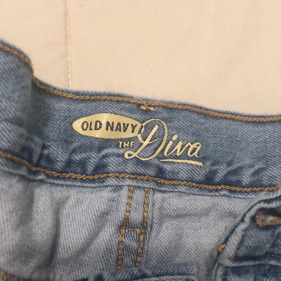 Old Navy distressed/ripped jean shorts - Picture 3 of 3